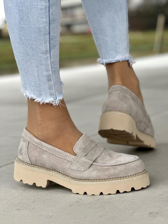 Klasyczne beżowe mokasyny damskie, skóra naturalna