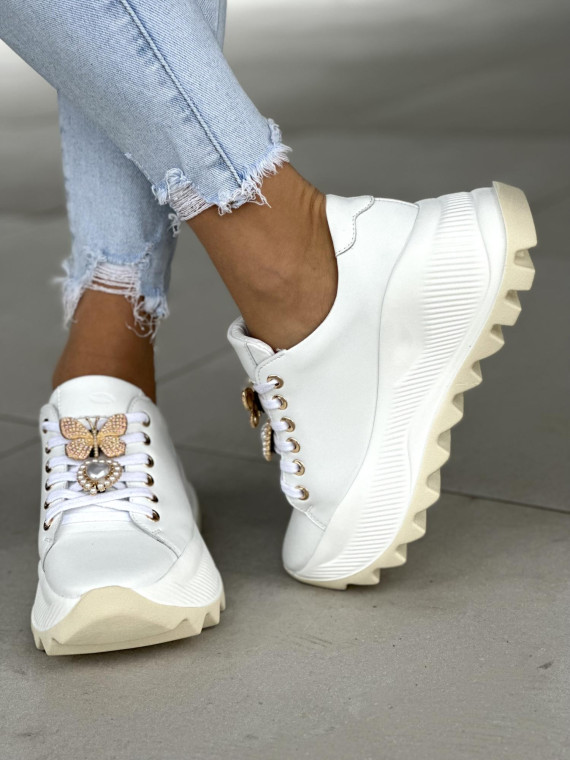 Unikalne białe sneakersy damskie, śliczne ozdoby, skóra naturalna