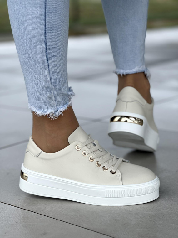 Lekkie beżowe trampki damskie ze złotymi delatami, skóra naturalna