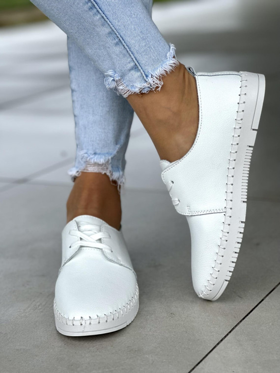 Delikatne białe trampki damskie na miękkiej podeszwie, skóra naturalna