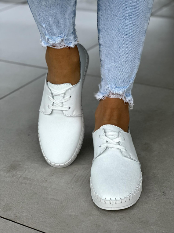 Delikatne białe trampki damskie na miękkiej podeszwie, skóra naturalna