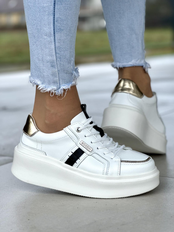 Ciekawe białe trampki damskie na grubej lekkiej platformie, skóra naturalna