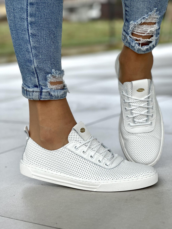 Bardzo lekkie ażurowe białe trampki damskie na miękkiej podeszwie, skóra naturalna
