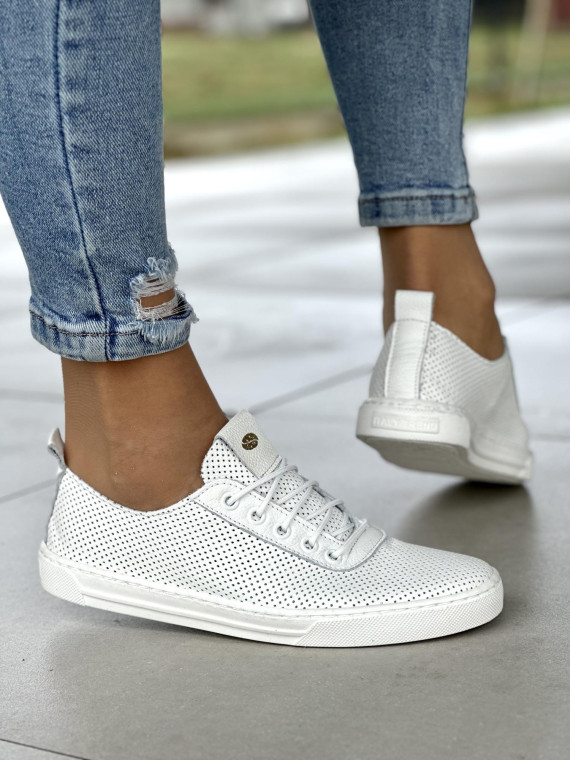 Bardzo lekkie ażurowe białe trampki damskie na miękkiej podeszwie, skóra naturalna
