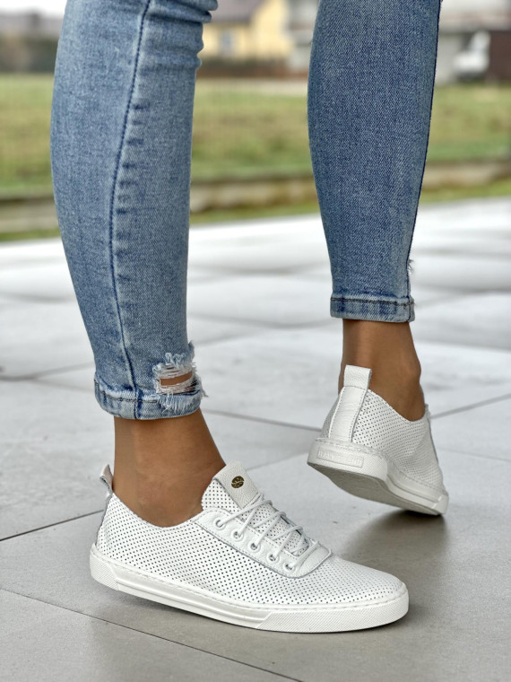 Bardzo lekkie ażurowe białe trampki damskie na miękkiej podeszwie, skóra naturalna