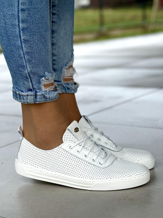 Bardzo lekkie ażurowe białe trampki damskie na miękkiej podeszwie, skóra naturalna