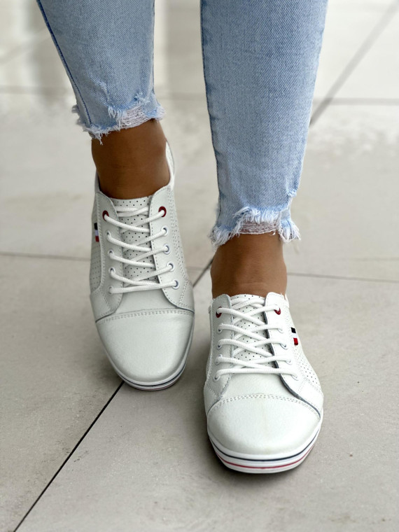 Wygodne i zgrabne ażurowe białe trampki damskie, skóra naturalna