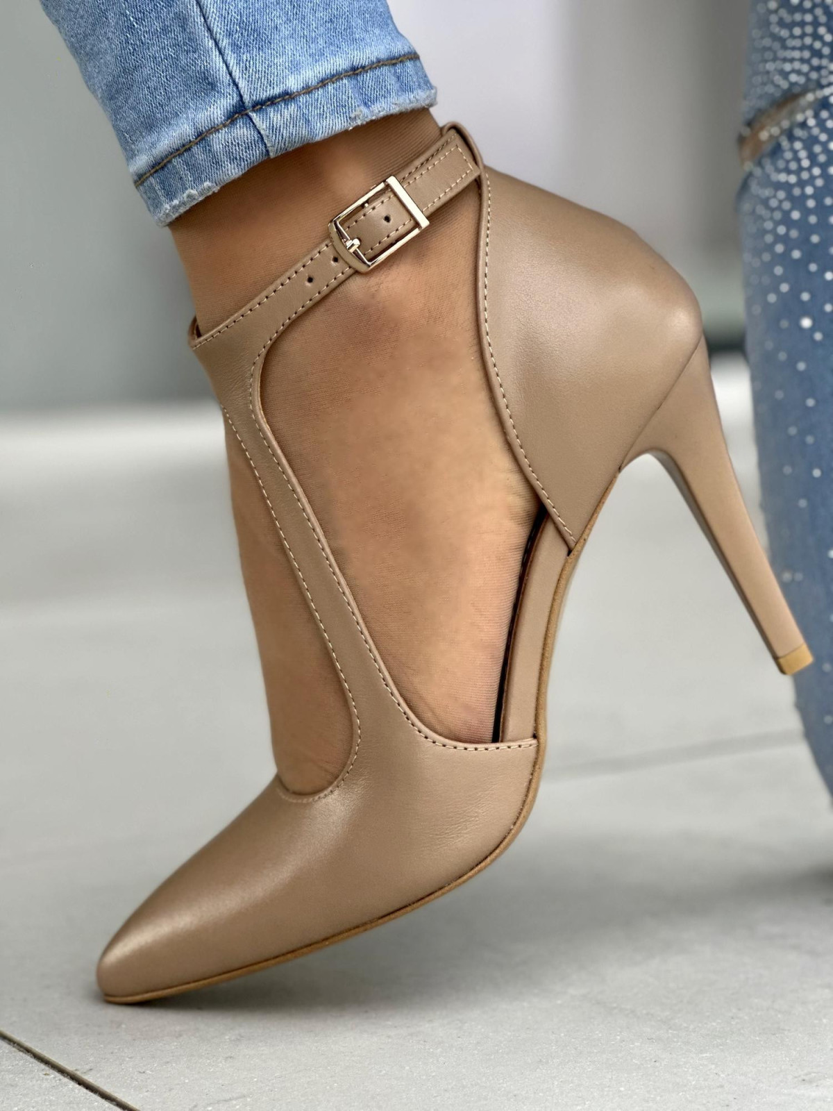 Eleganckie beżowe sandały damskie szpilki na wysokim obcasie, skóra naturalna