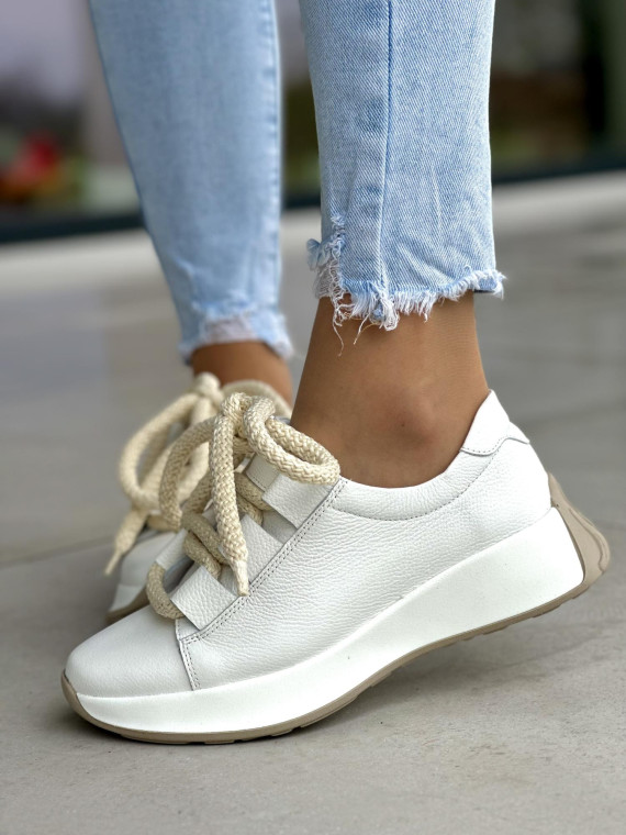 Wyjatkowe białe sneakersy damskie z ozdobną sznurówką, skóra naturalna
