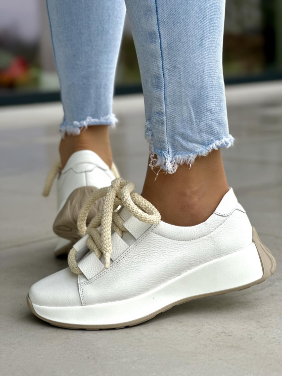 Wyjatkowe białe sneakersy damskie z ozdobną sznurówką, skóra naturalna