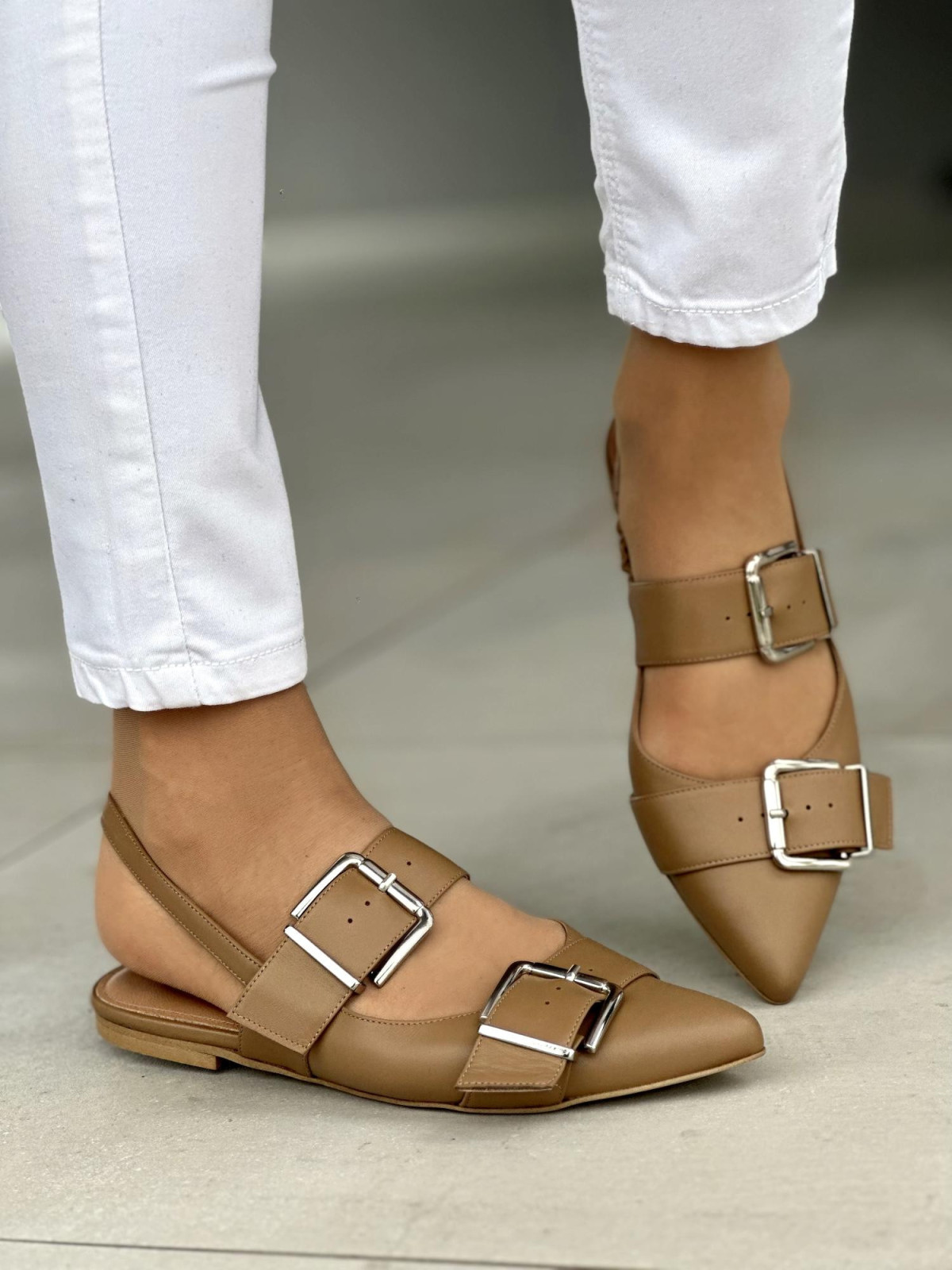 Beżowe sandały damskie skórzane