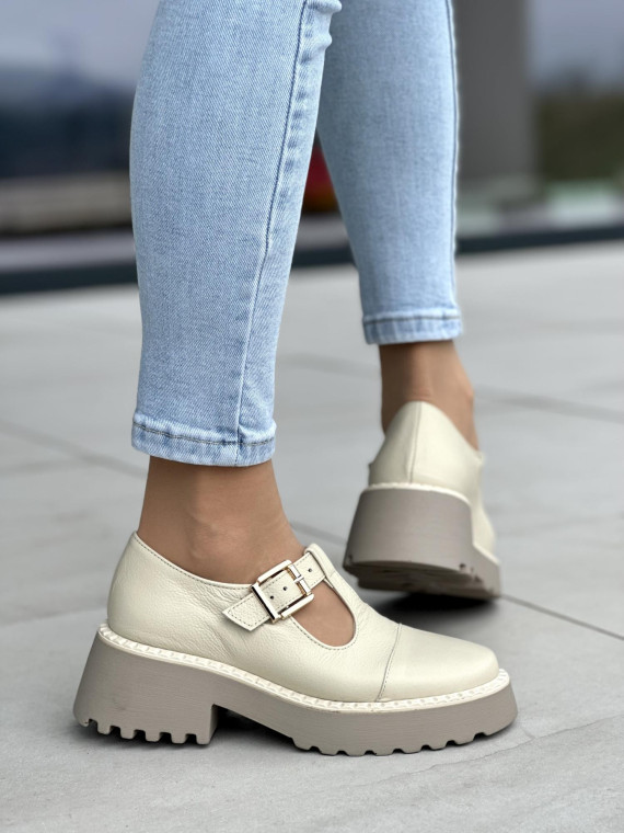 Beżowe półbuty damskie skórzane