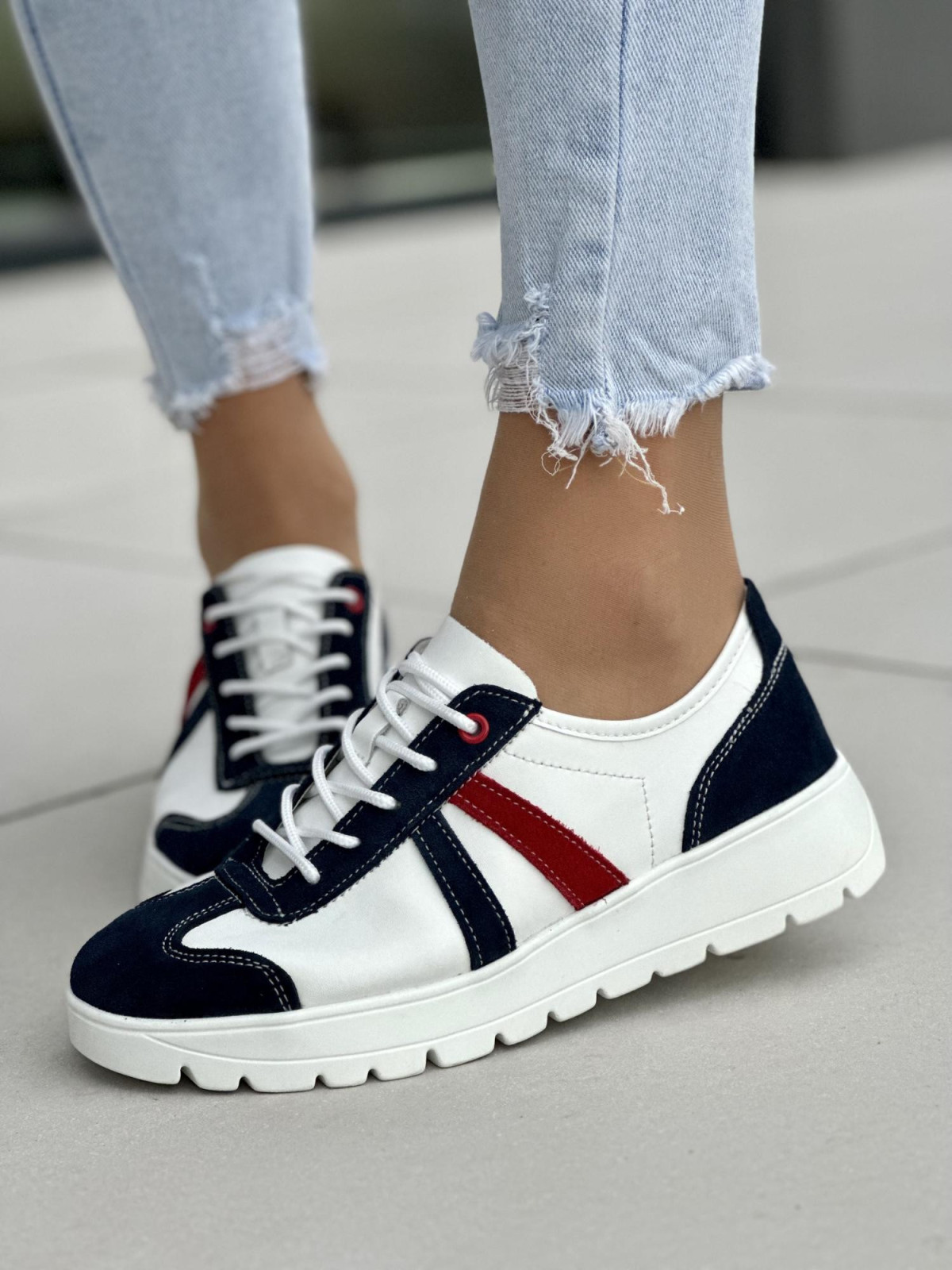 Biało-granatowo-czerwone trampki damskie skórzane