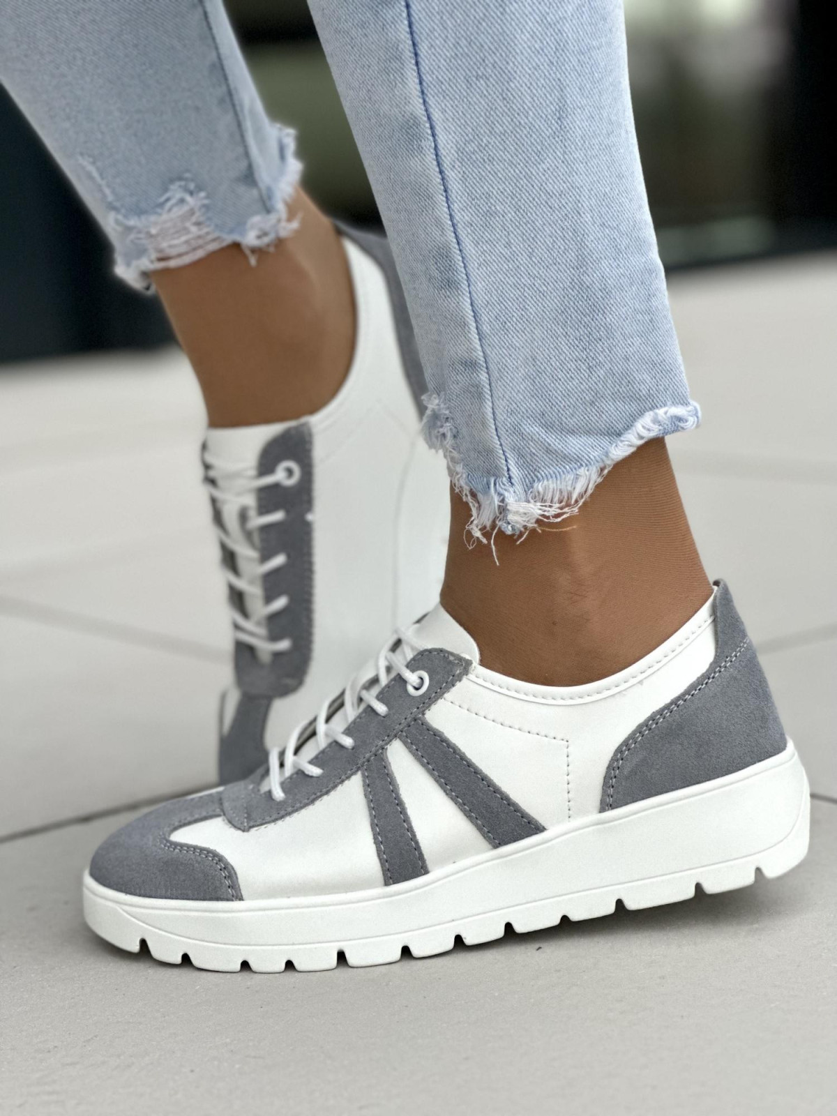 Biało-szare trampki damskie skórzane