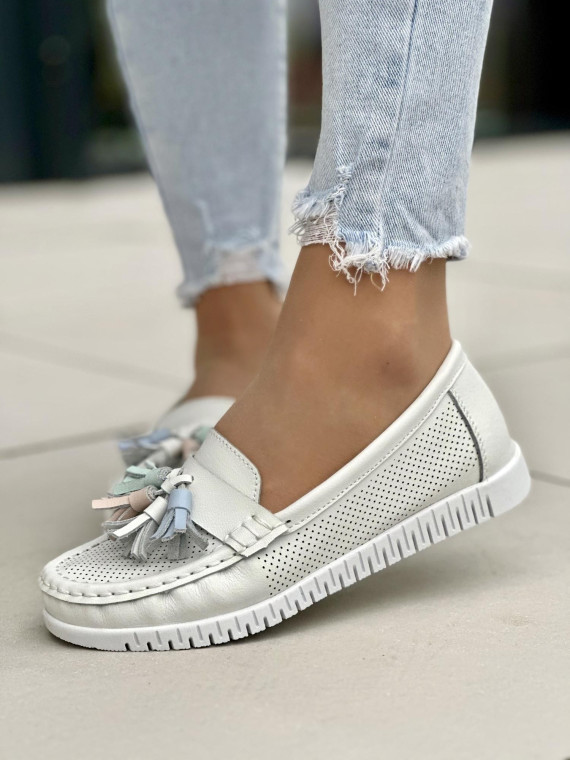 Białe mokasyny damskie skórzane