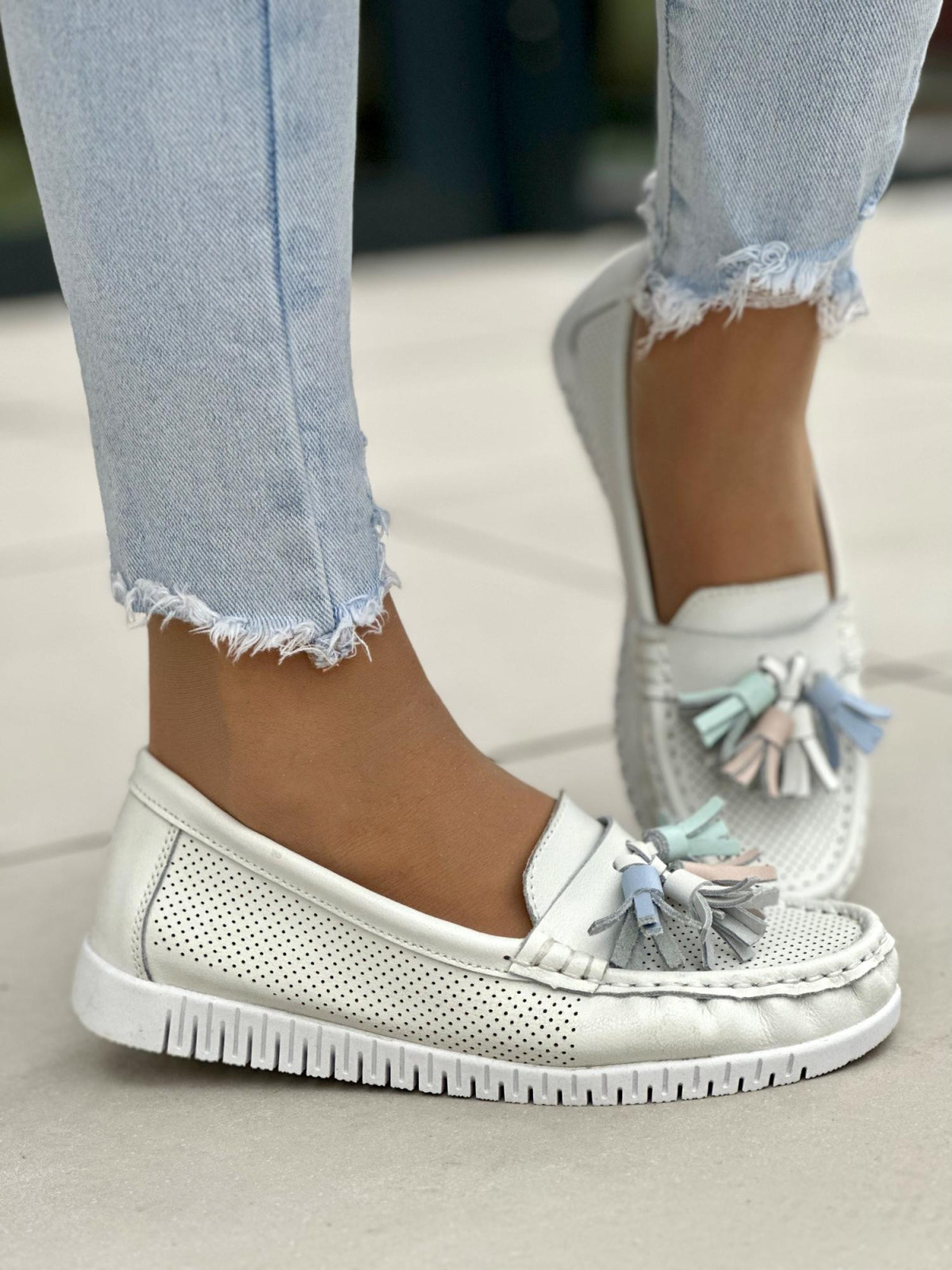Białe mokasyny damskie skórzane