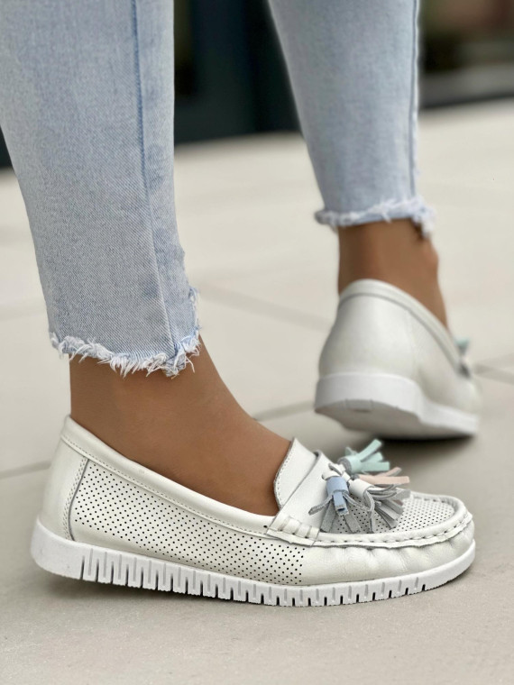 Białe mokasyny damskie skórzane