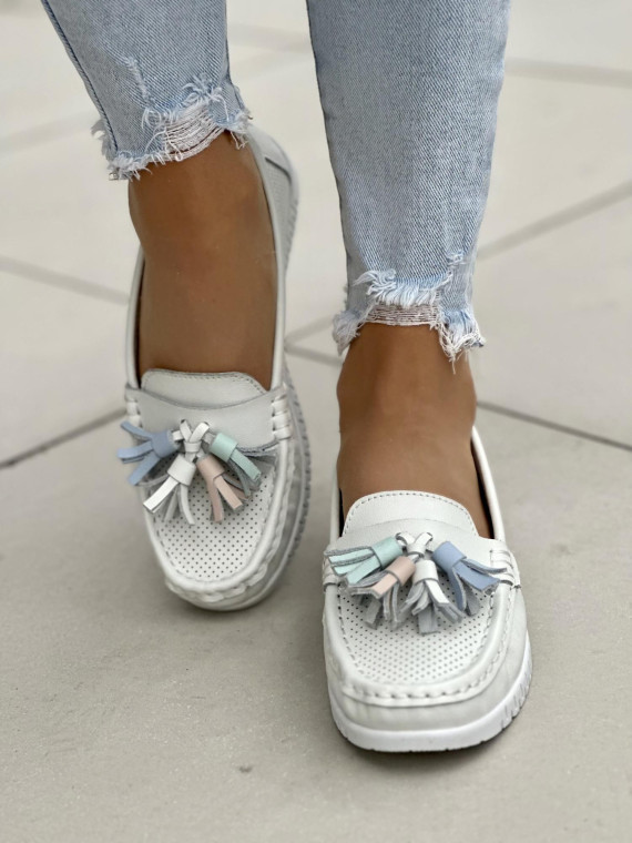 Białe mokasyny damskie skórzane