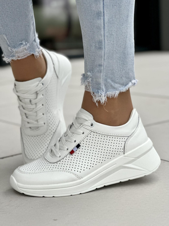Białe sneakersy damskie skórzane
