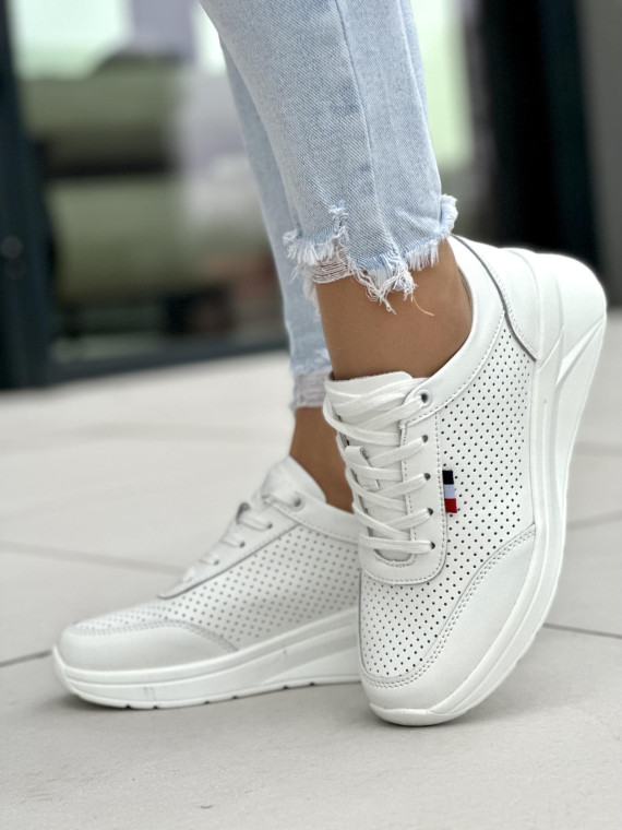 Białe sneakersy damskie skórzane