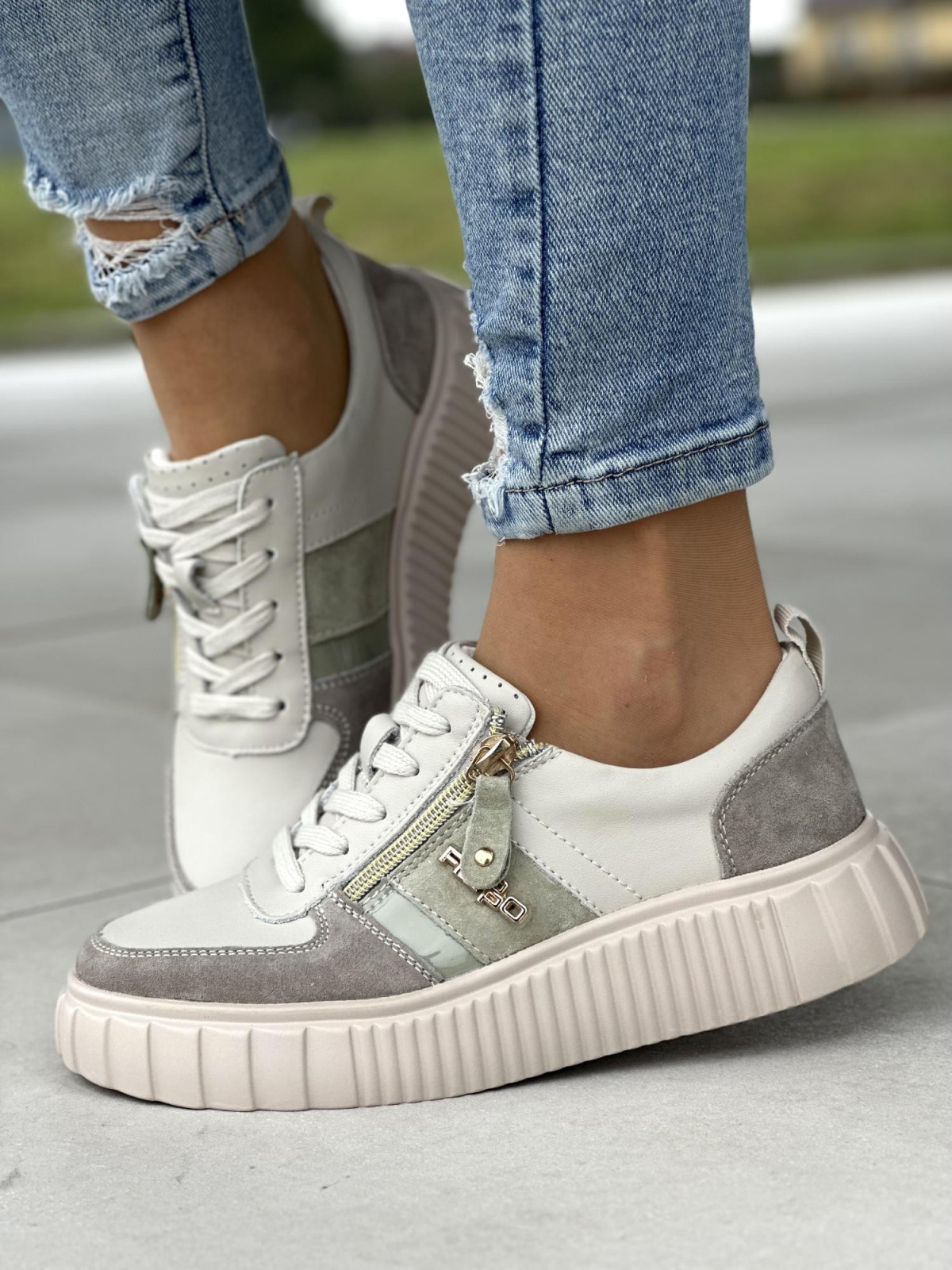 Beżowe trampki damskie skórzane