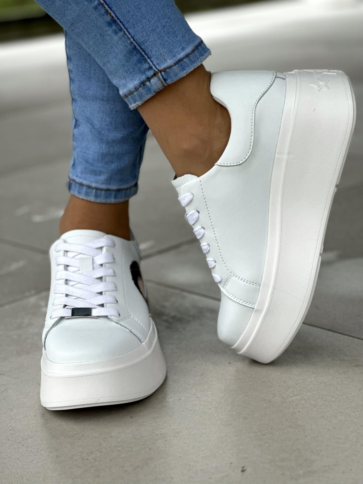 Białe trampki damskie skórzane