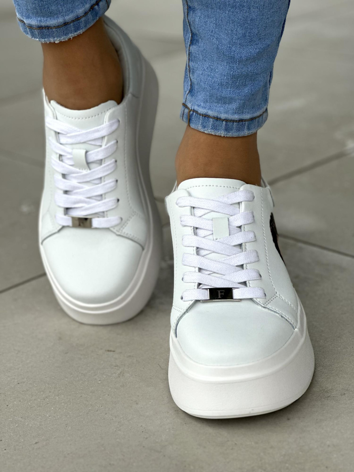 Białe trampki damskie skórzane