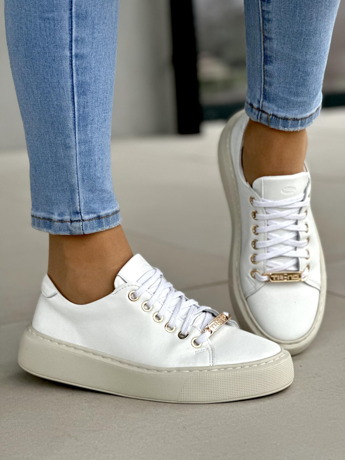 Białe trampki damskie skórzane