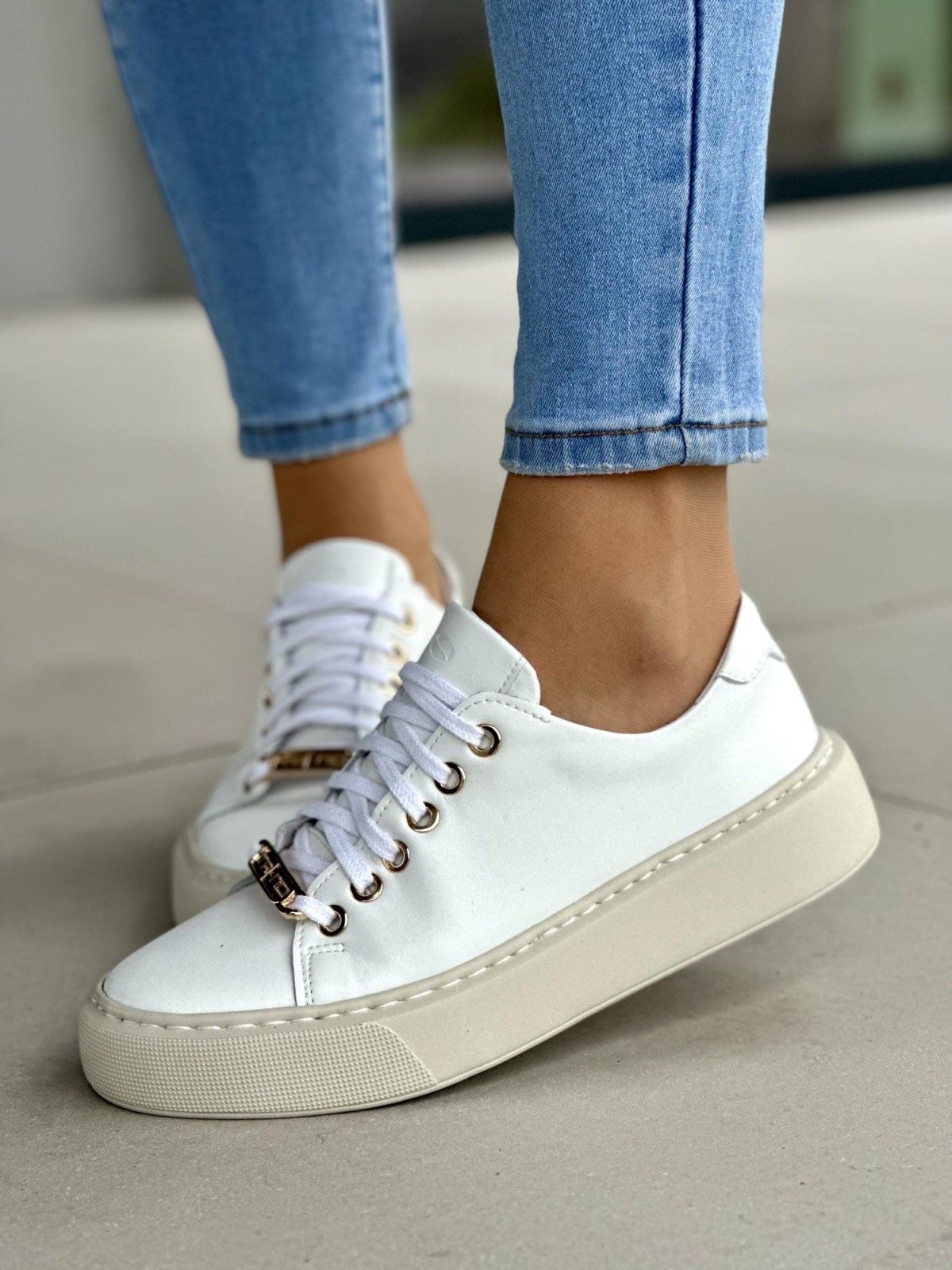 Białe trampki damskie skórzane