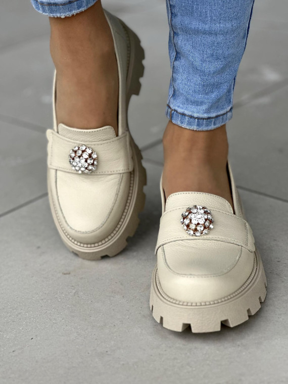 Beżowe mokasyny damskie skórzane