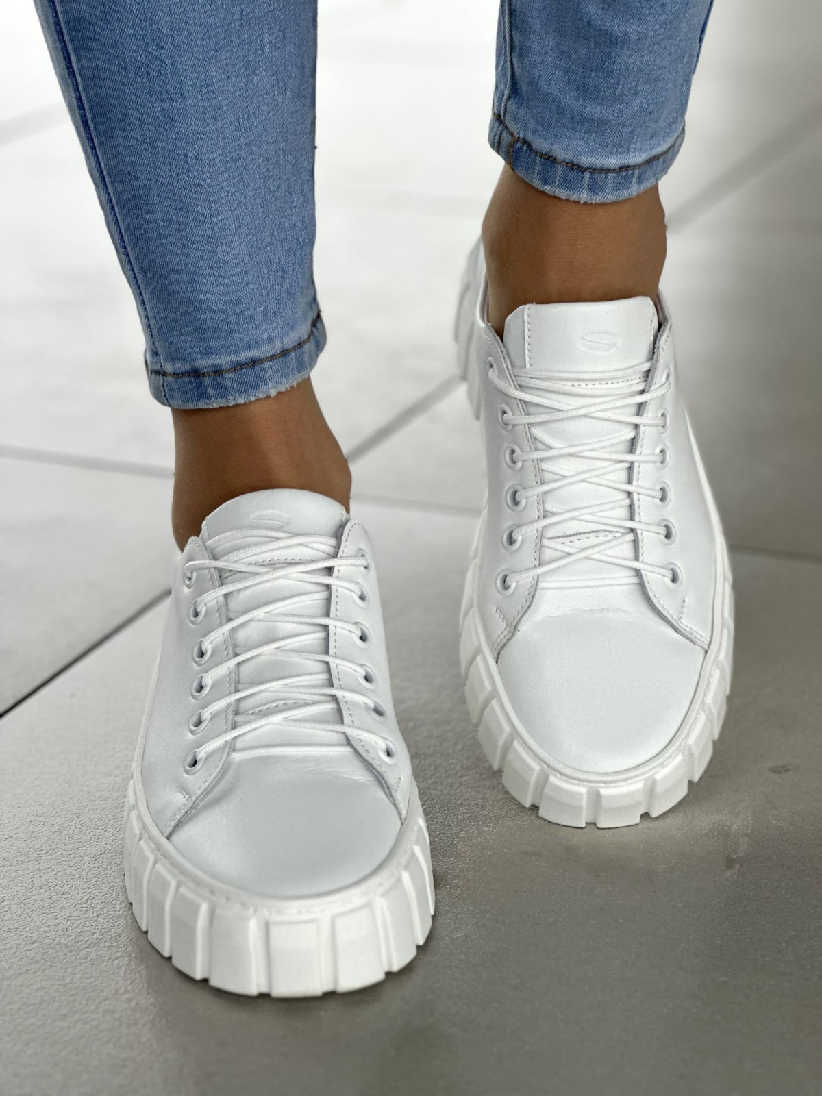 Białe trampki damskie skórzane