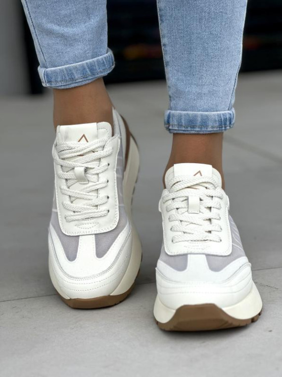 Wygodne jasno beżowe sneakersy damskie, skóra naturalna