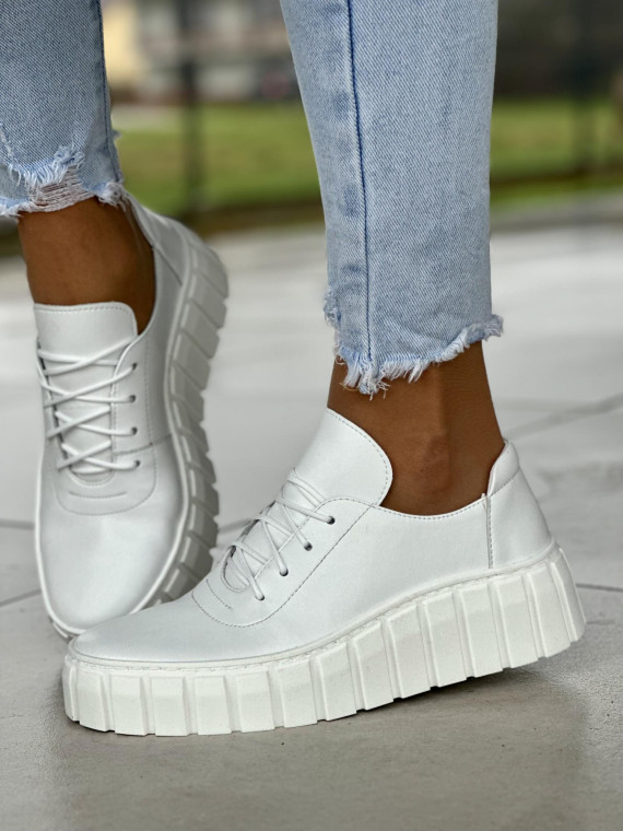 Klasyczne białe trampki damskie na wyższej podeszwie, skóra naturalna