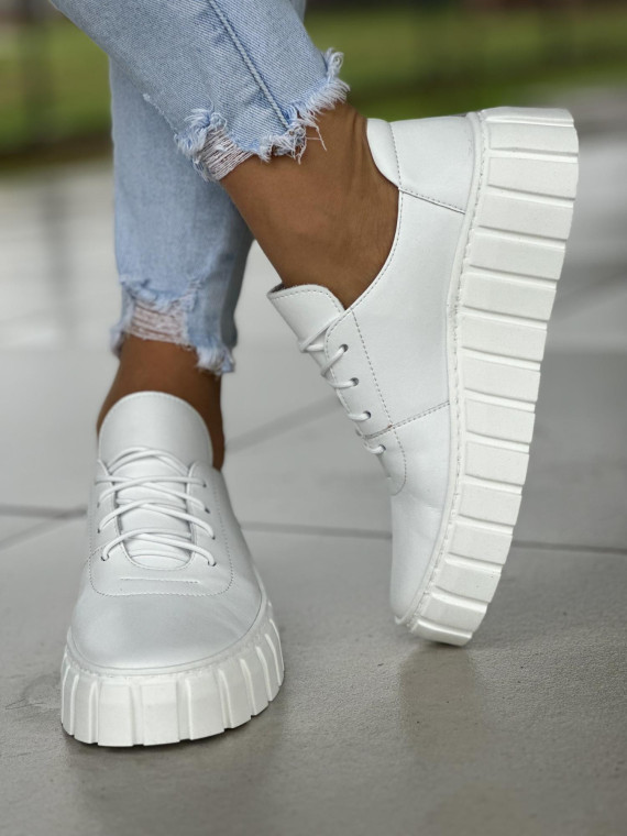 Klasyczne białe trampki damskie na wyższej podeszwie, skóra naturalna