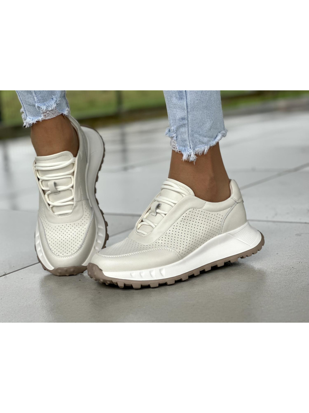 Bardzo lekkie biało-kemowe sneakersy damskie, skóra naturalna
