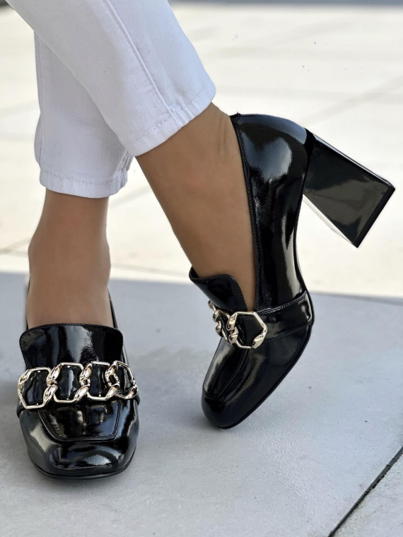 Eleganckie lakierowane czarne półbuty damskie ze złotą ozdoba, skóra naturalna