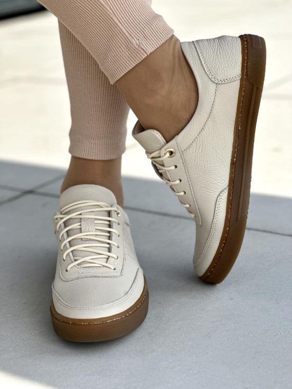 Klasyczne beżowe trampki damskie na miękkiej podeszwie, skóra naturalna