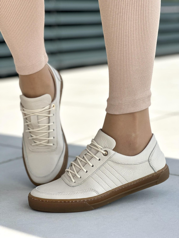 Klasyczne beżowe trampki damskie na miękkiej podeszwie, skóra naturalna