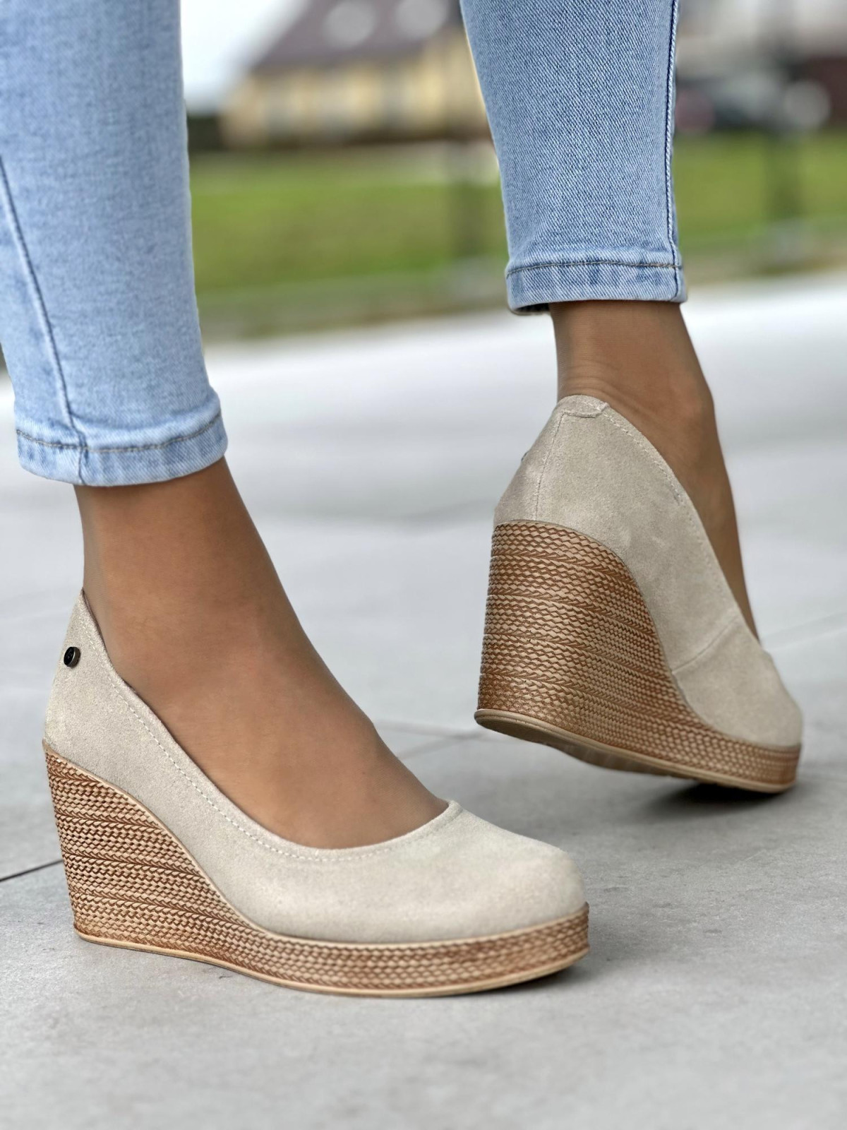 Subtelne wsuwane beżowe półbuty damskie, skóra naturalna