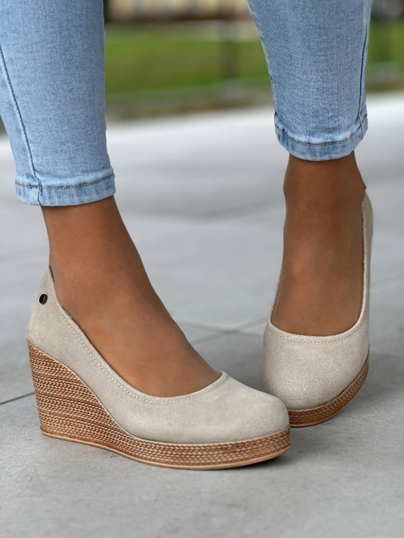 Subtelne wsuwane beżowe półbuty damskie, skóra naturalna