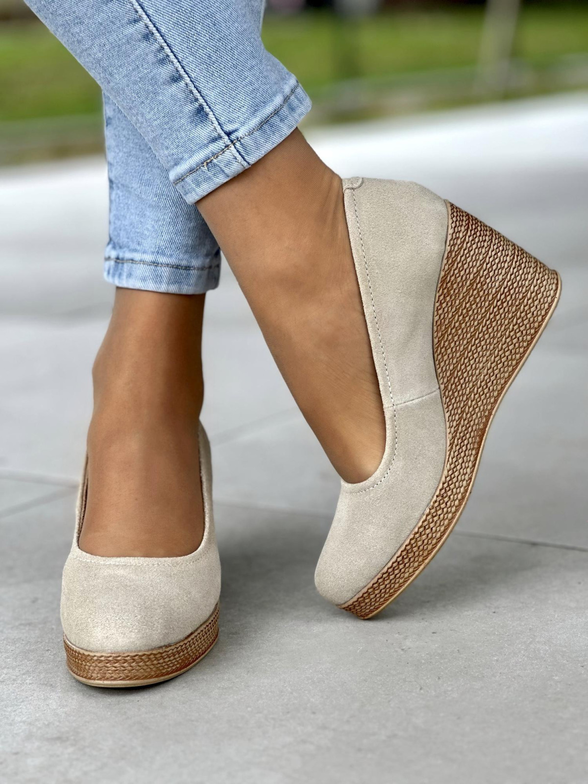 Subtelne wsuwane beżowe półbuty damskie, skóra naturalna