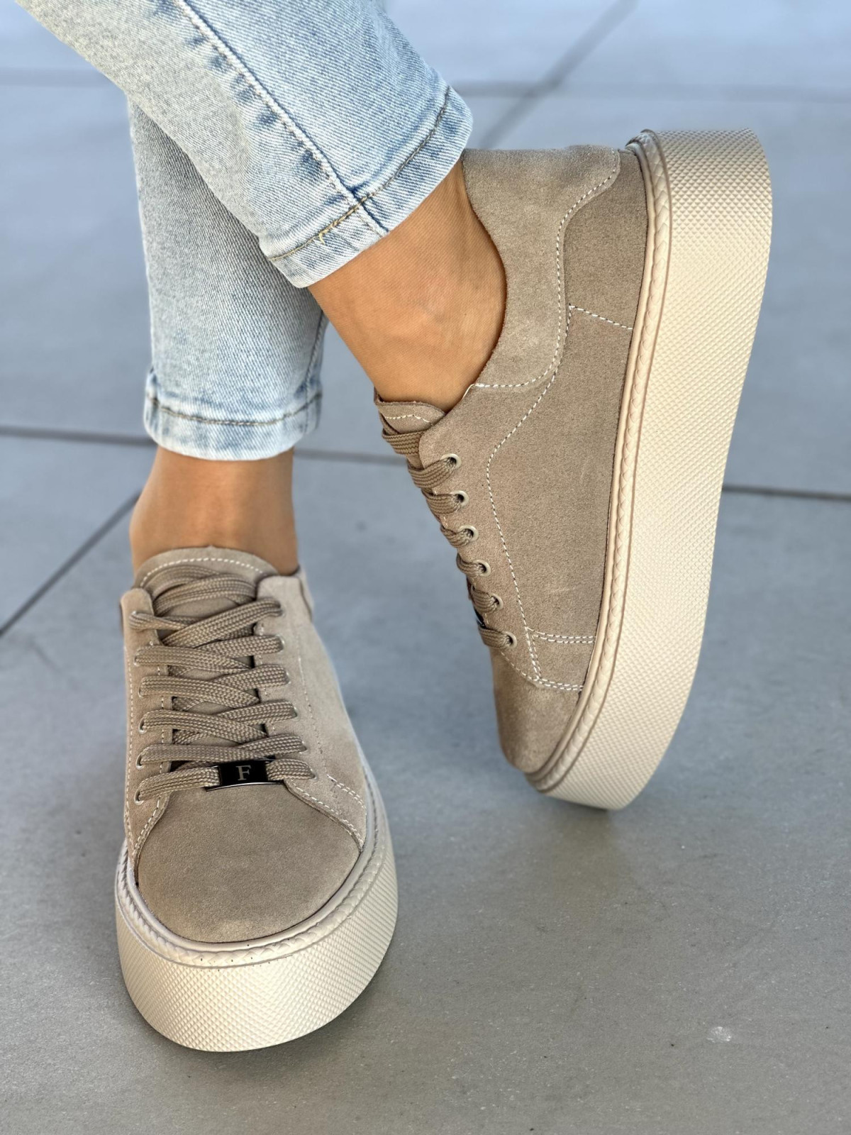 Beżowe trampki damskie skóra naturalna