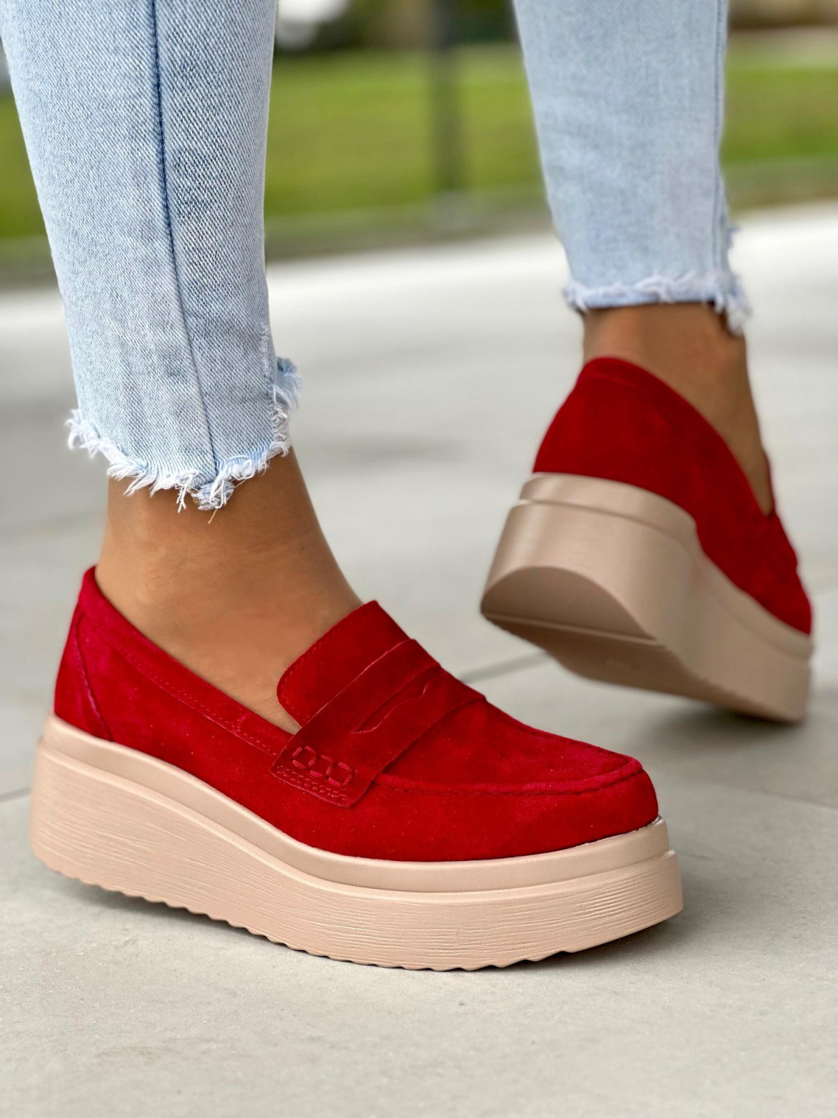 Stylowe czerwone mokasyny damskie skóra naturalna