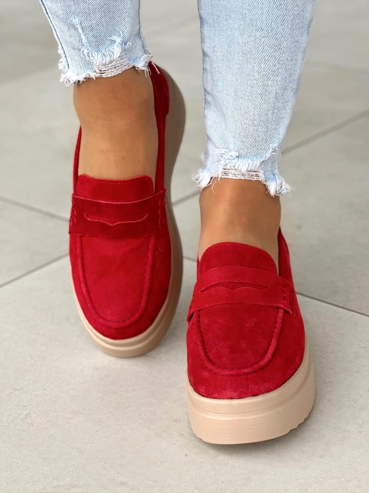 Stylowe czerwone mokasyny damskie skóra naturalna