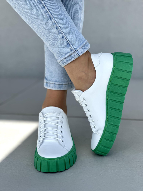 Wygodne białe trampki damskie na zielonej podeszwie, skóra naturalna