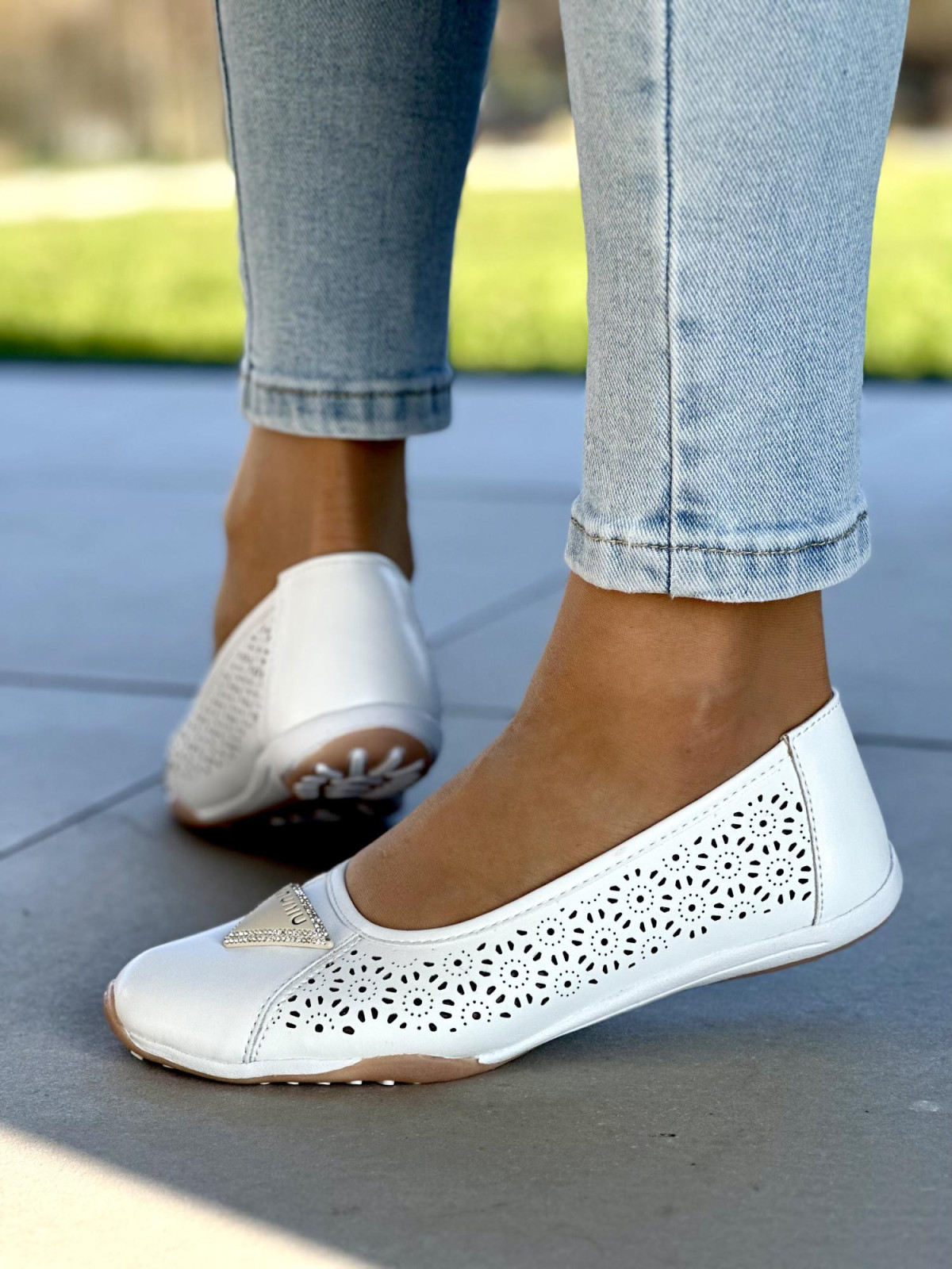Białe baleriny damskie skóra naturalna