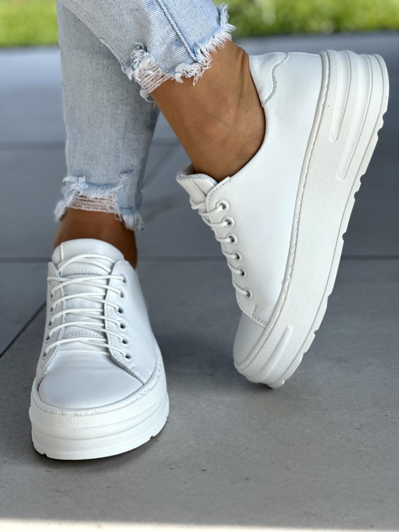 Śliczne białe trampki damskie skóra naturalna z ozdobnym różowym serduszkiem,