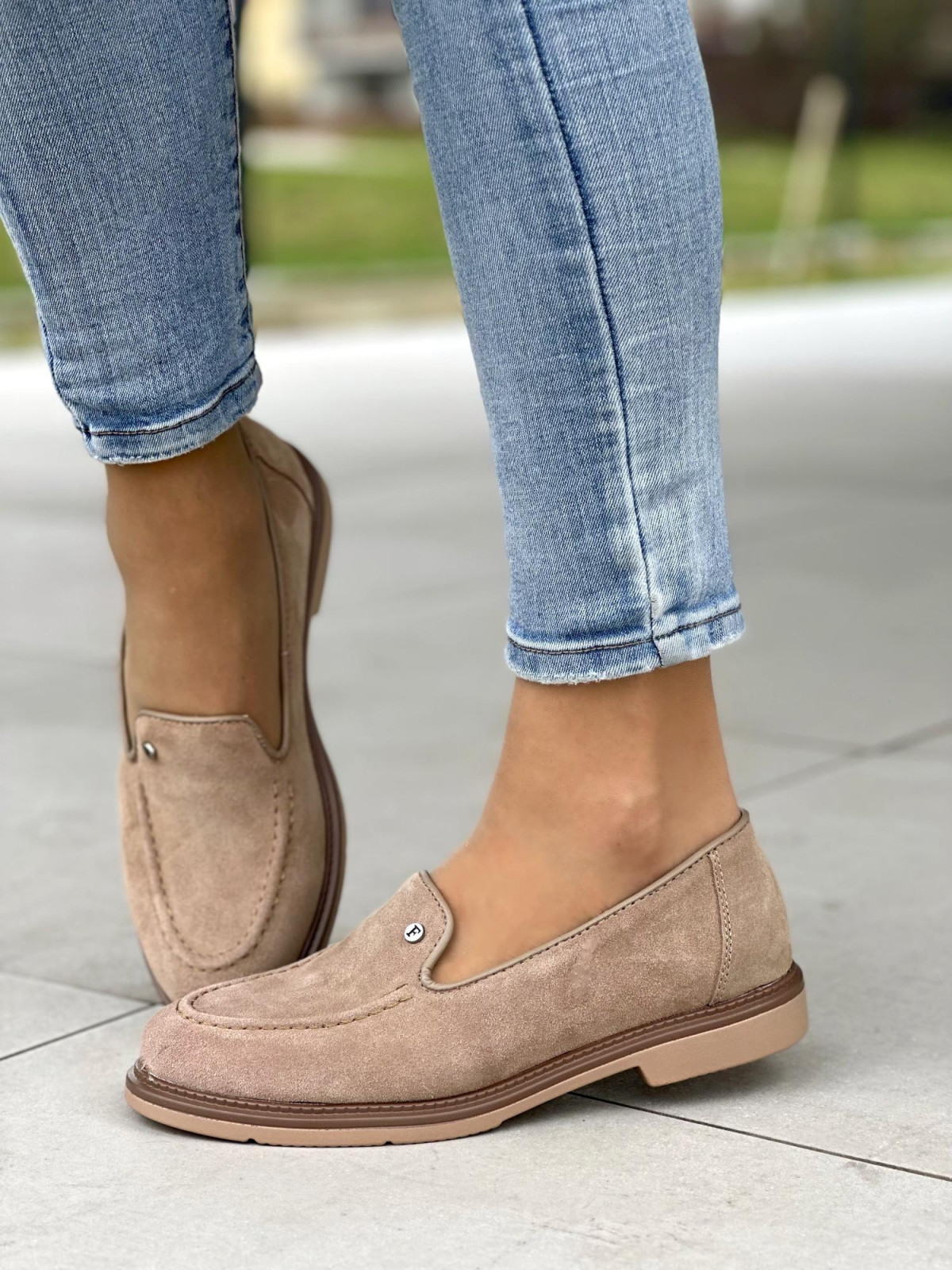 Stylowe beżowe mokasyny damskie, skóra naturalna