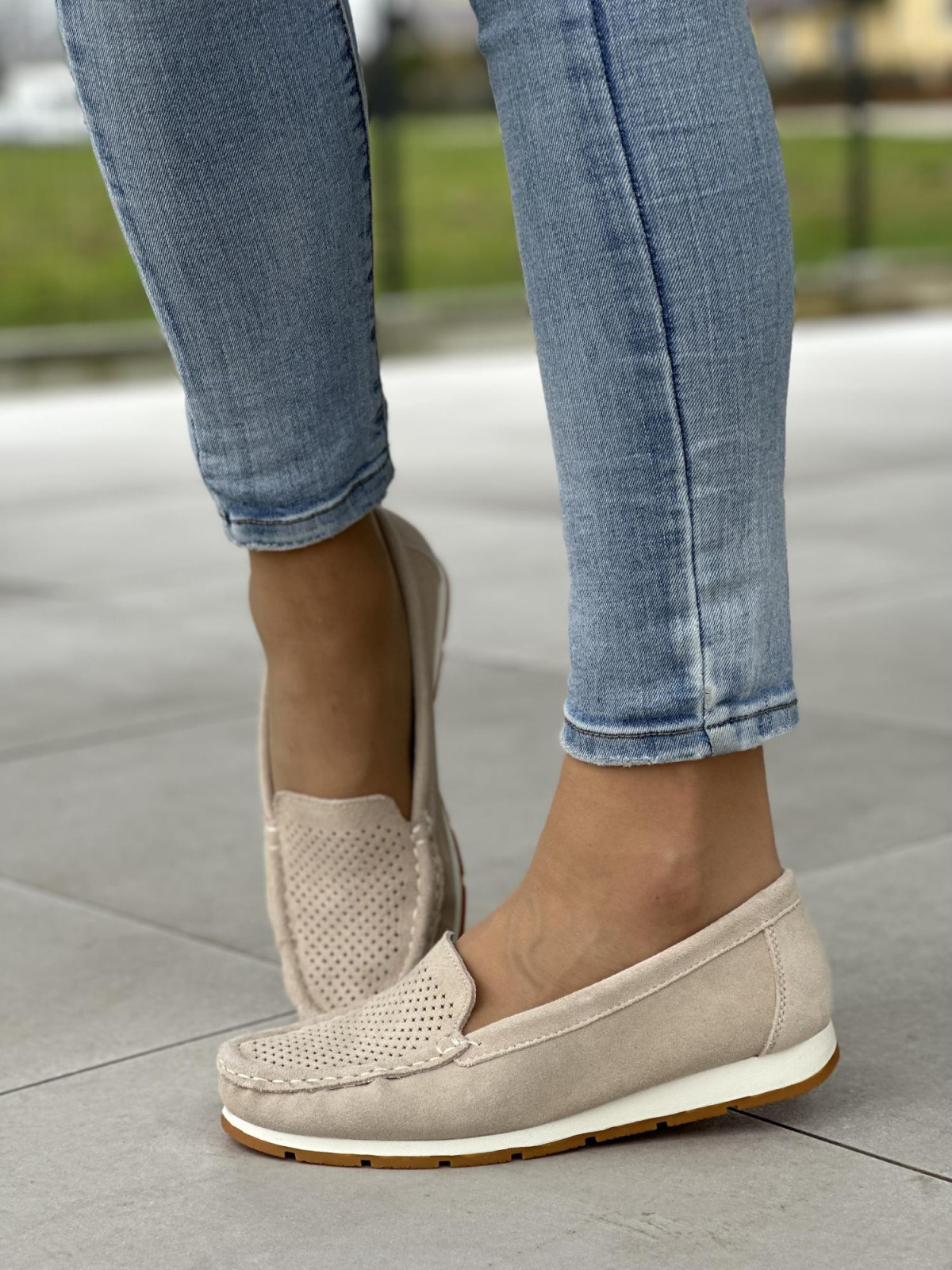 Beżowe mokasyny damskie skóra naturalna