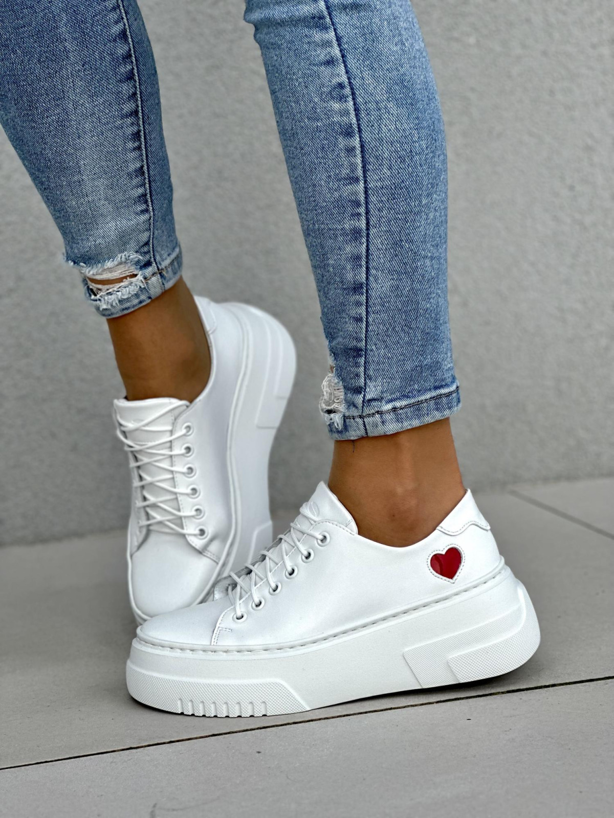 Białe trampki damskie skóra naturalna